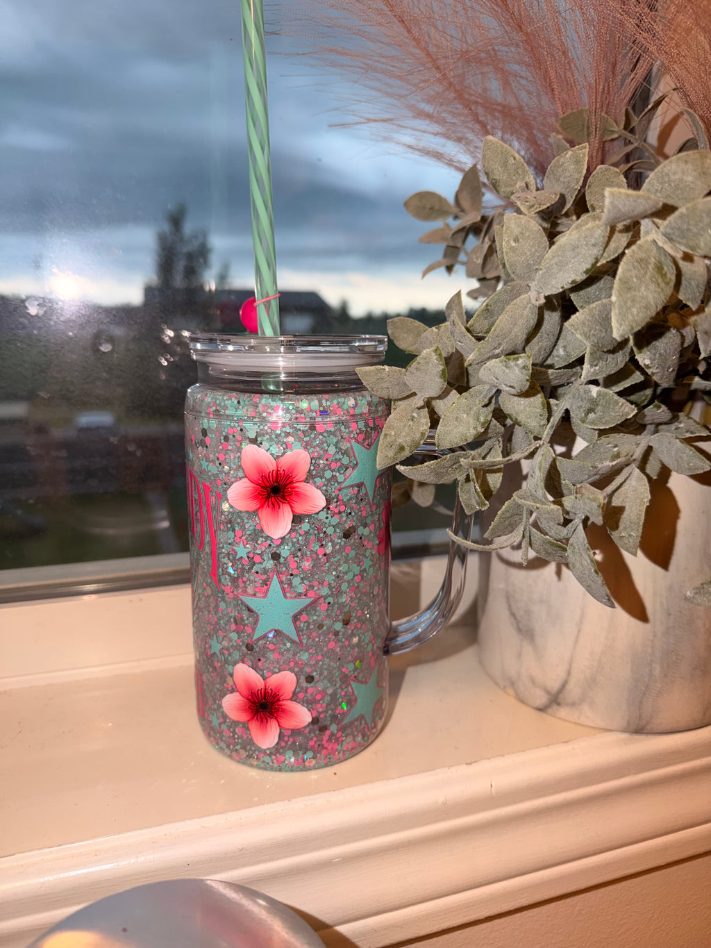 16oz Snowglobe Tumbler/Handle - Homebody Club