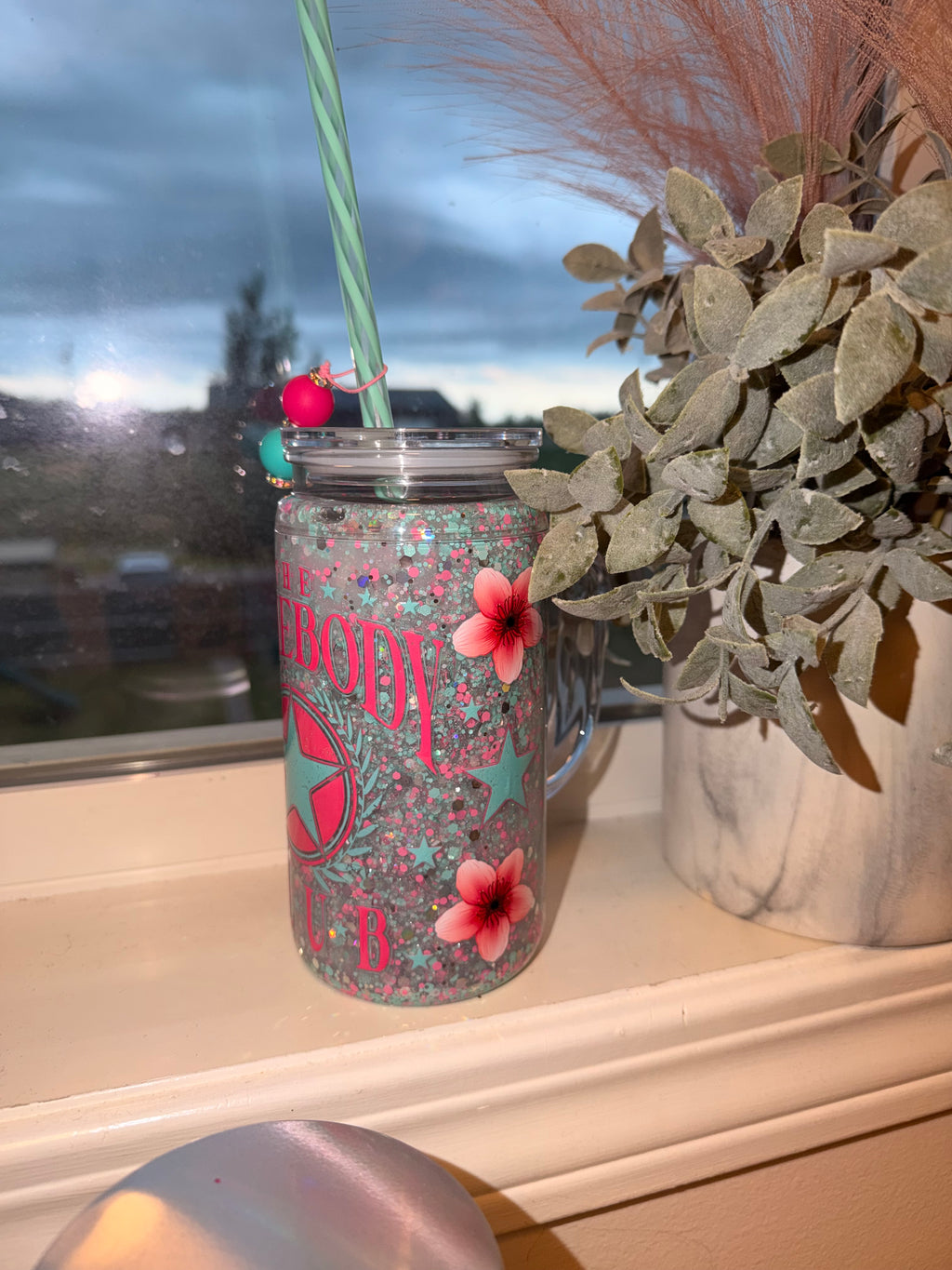 16oz Snowglobe Tumbler/Handle - Homebody Club